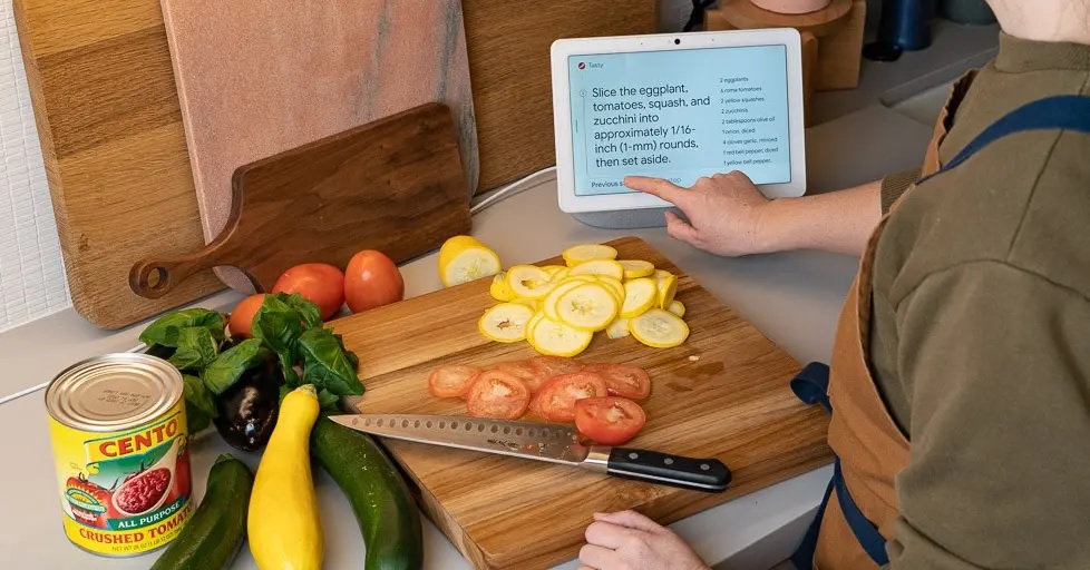 Google Nest Hub recipe assistant displaying cooking steps in kitchen