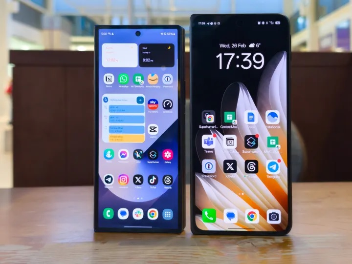 Galaxy Z Fold7 vs Oppo Find N5 display comparison – foldable phone performance and visuals 2025.