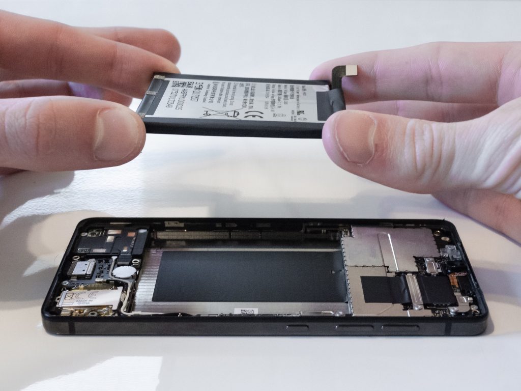 Phone battery replacement process